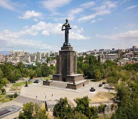 مجسمه مادر ارمنستان